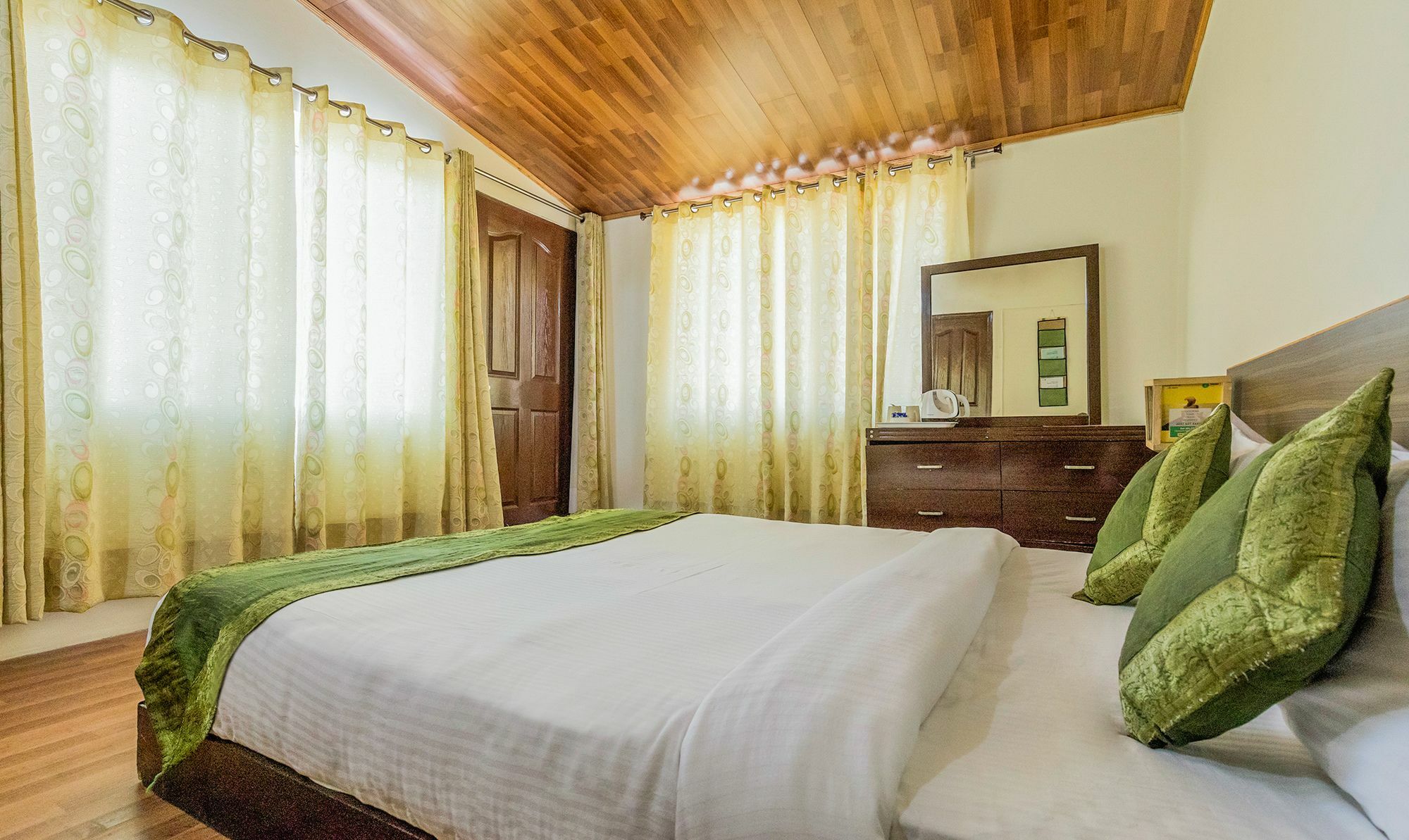 Royal Suites By Park Tree, Kasauli Exteriér fotografie